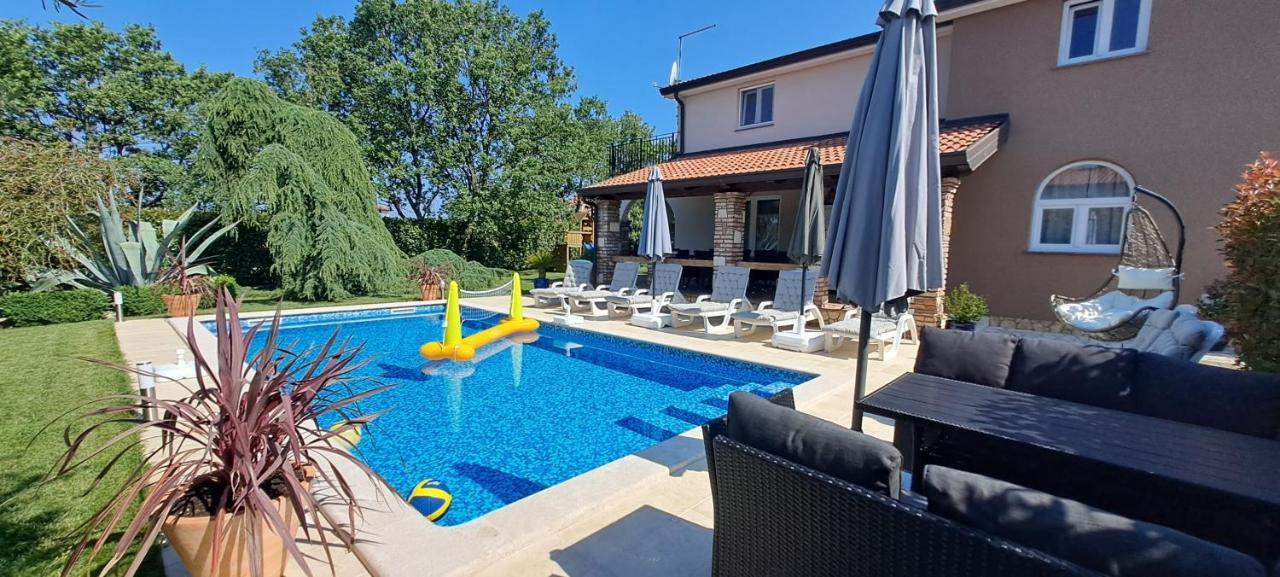 Villa Agava Умаг Экстерьер фото
